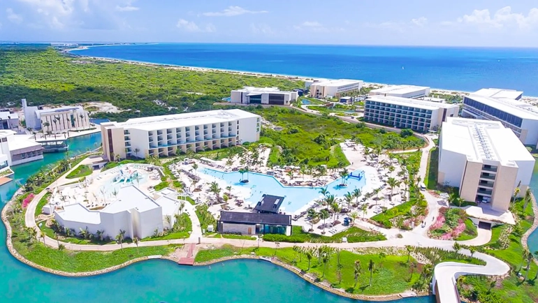 The Ultimate Guide to Grand Palladium Cancun: Compare, Plan & Book with Confidence