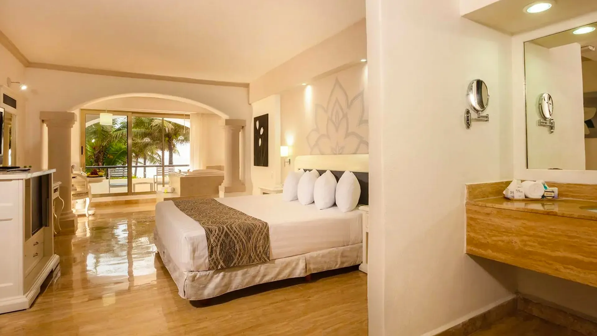 Golden Parnassus Cancun