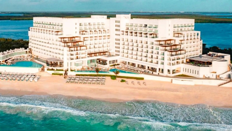 The Ultimate Guide to Sun Palace Cancun: Adults-Only Luxury, Dining & Real Reviews