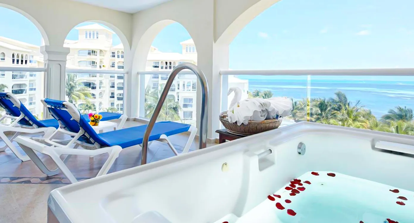 Rooms & Accommodations at Occidental Costa Cancún