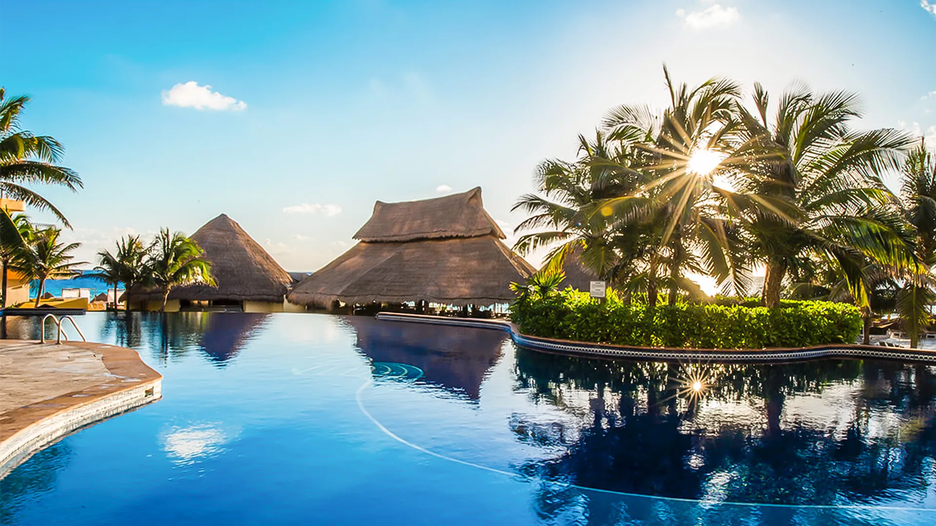At a Glance – What Is Fiesta Americana Condesa Cancun?