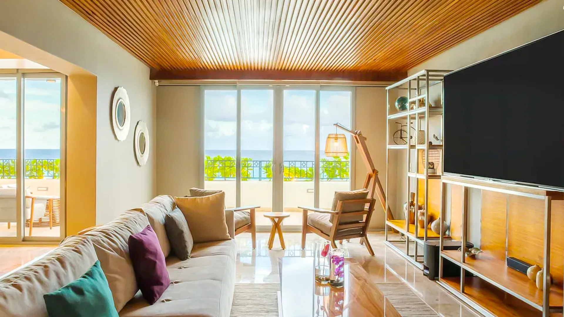 Rooms & Accommodations