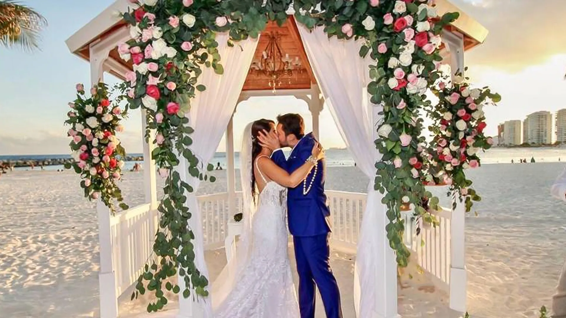 Weddings, Events & Large Groups