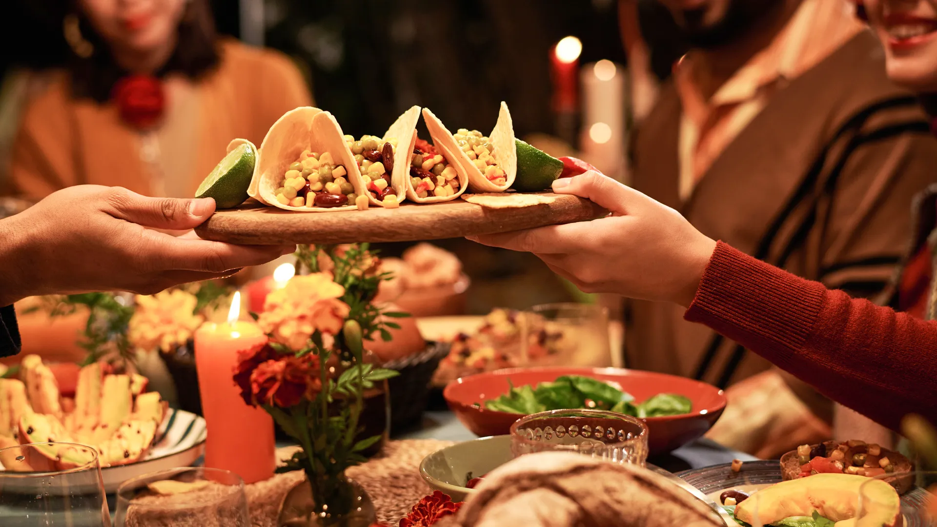 Dining & Drinks – Restaurants, Bars & Room Service