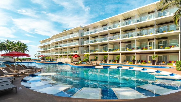 “Azul Beach Resort Riviera Cancun: Honest Review, Travel Tips & Booking Secrets”
