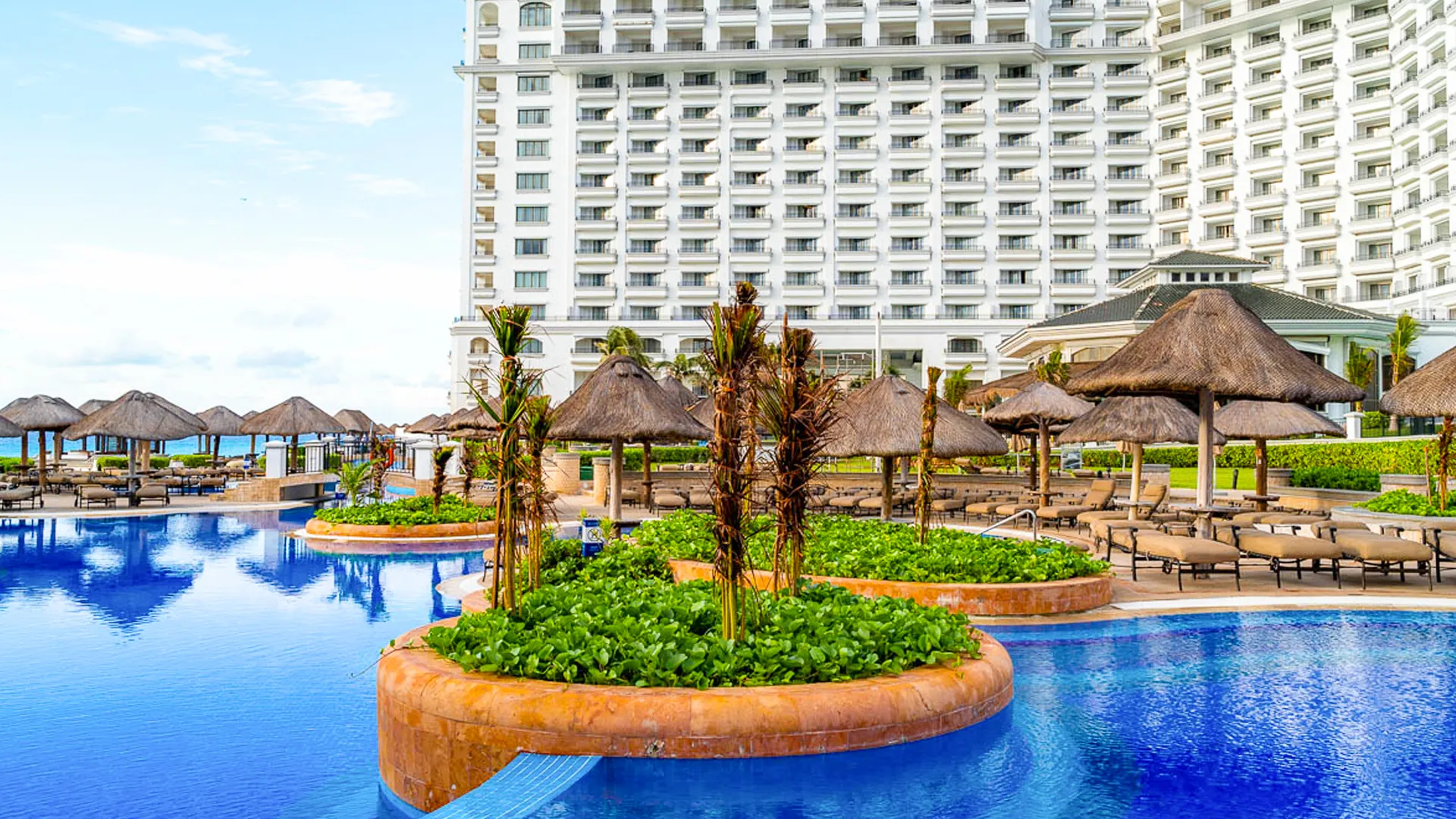 Vs. Marriott Cancun Resort (Next Door Property)