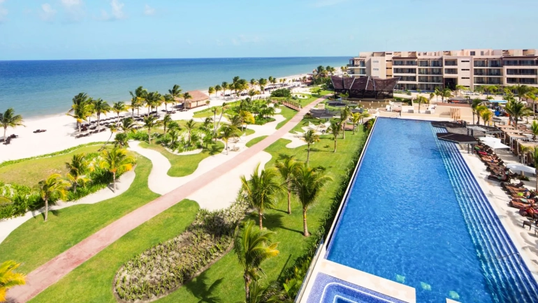 Ultimate Guide to Royalton Cancun Resorts: Compare Riviera, CHIC & Suites for Your Perfect Trip