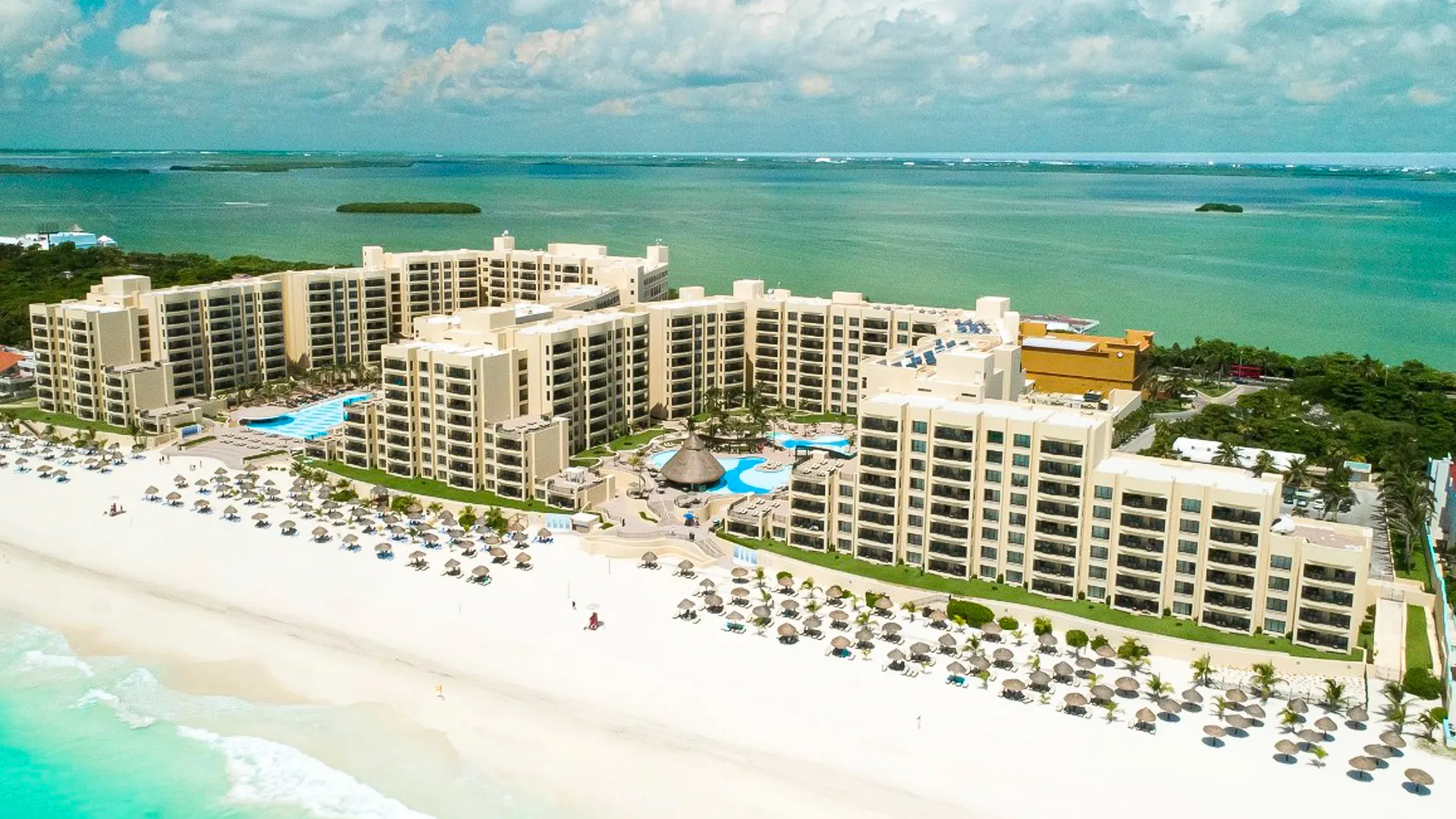 Planning Your Dream Cancun Vacation? Don’t Book Royal Sands Until You’ve Read Th