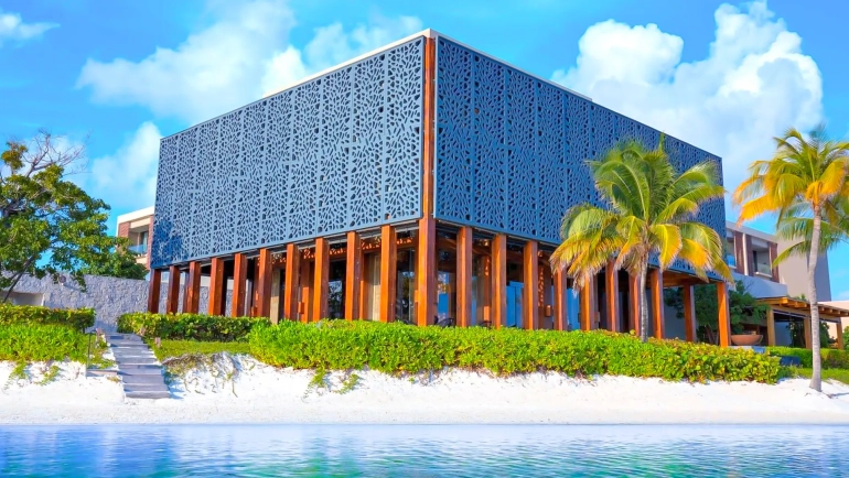 The 2024 Ultimate Guide to Luxury Hotels in Cancun: Best Resorts by Type, Budget & Reviews