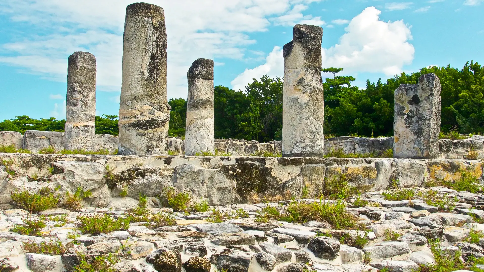 El Rey is the most convenient archaeological treasure right inside Cancun’s Hotel Zone 