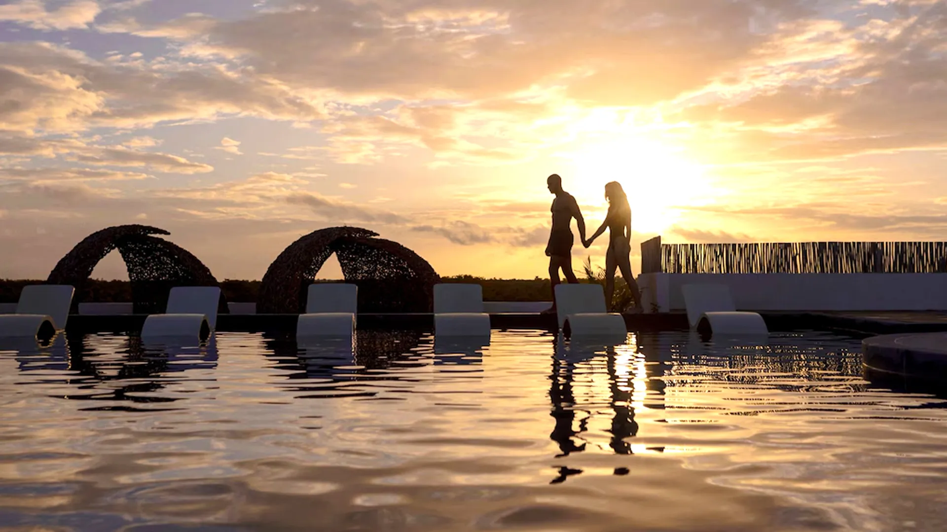  How far is Tulum from Cancun International Airport?