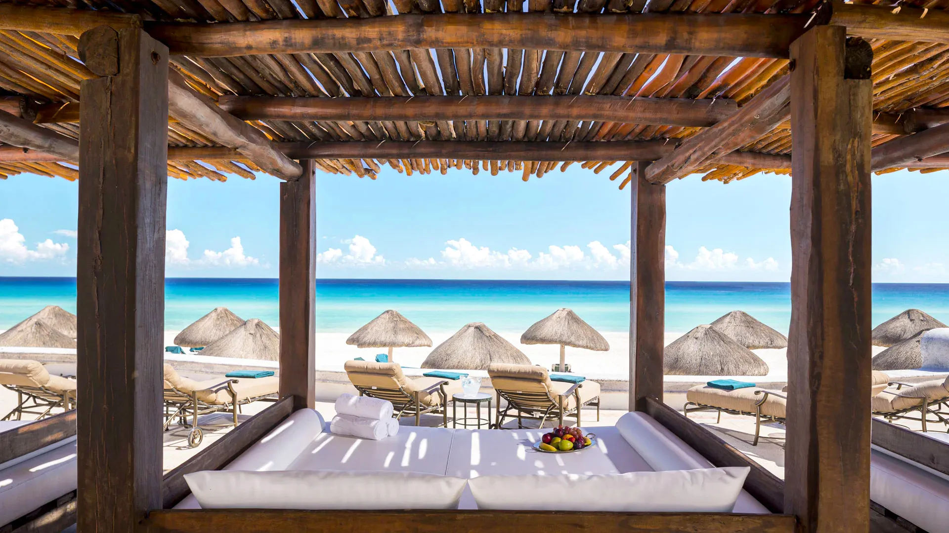  Is renting a villa in Cancun safe for families and children?