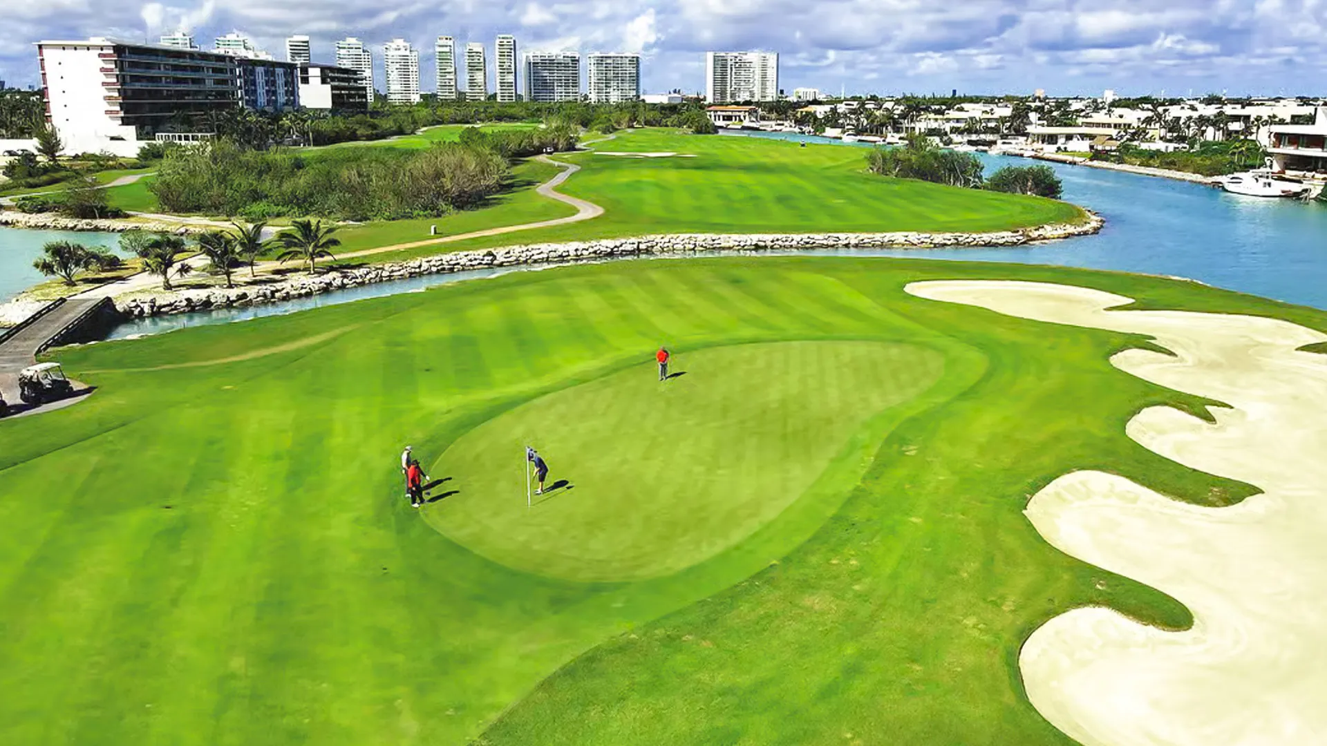 Golfing in Puerto Cancun