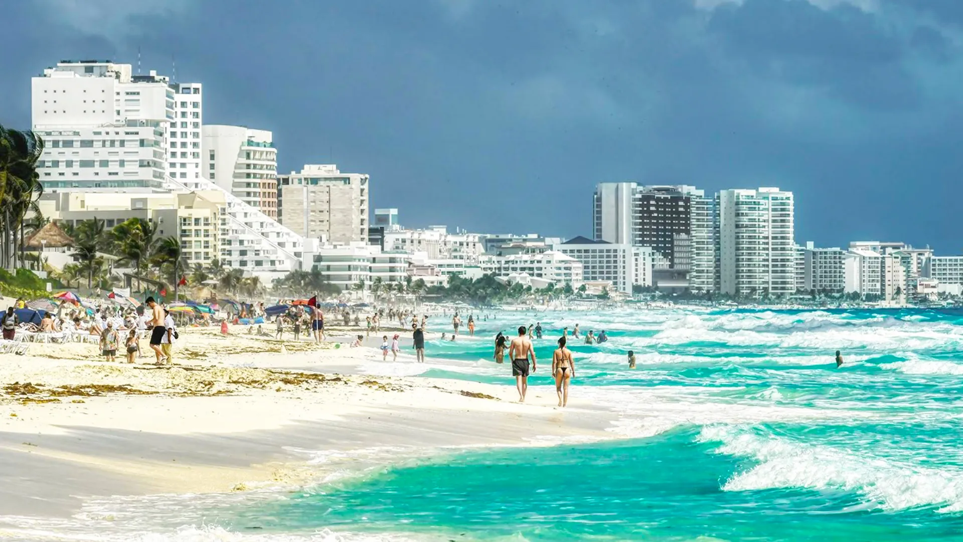 Hotel Zone – Beachfront Luxury and Nightlife