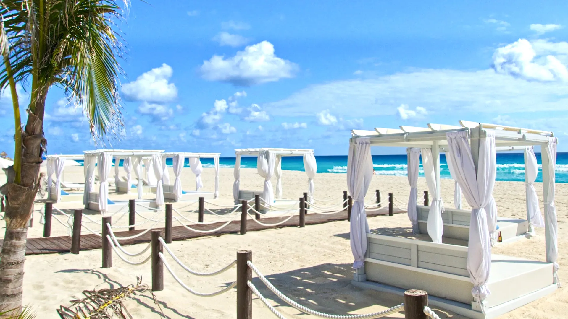 Playa Delfines