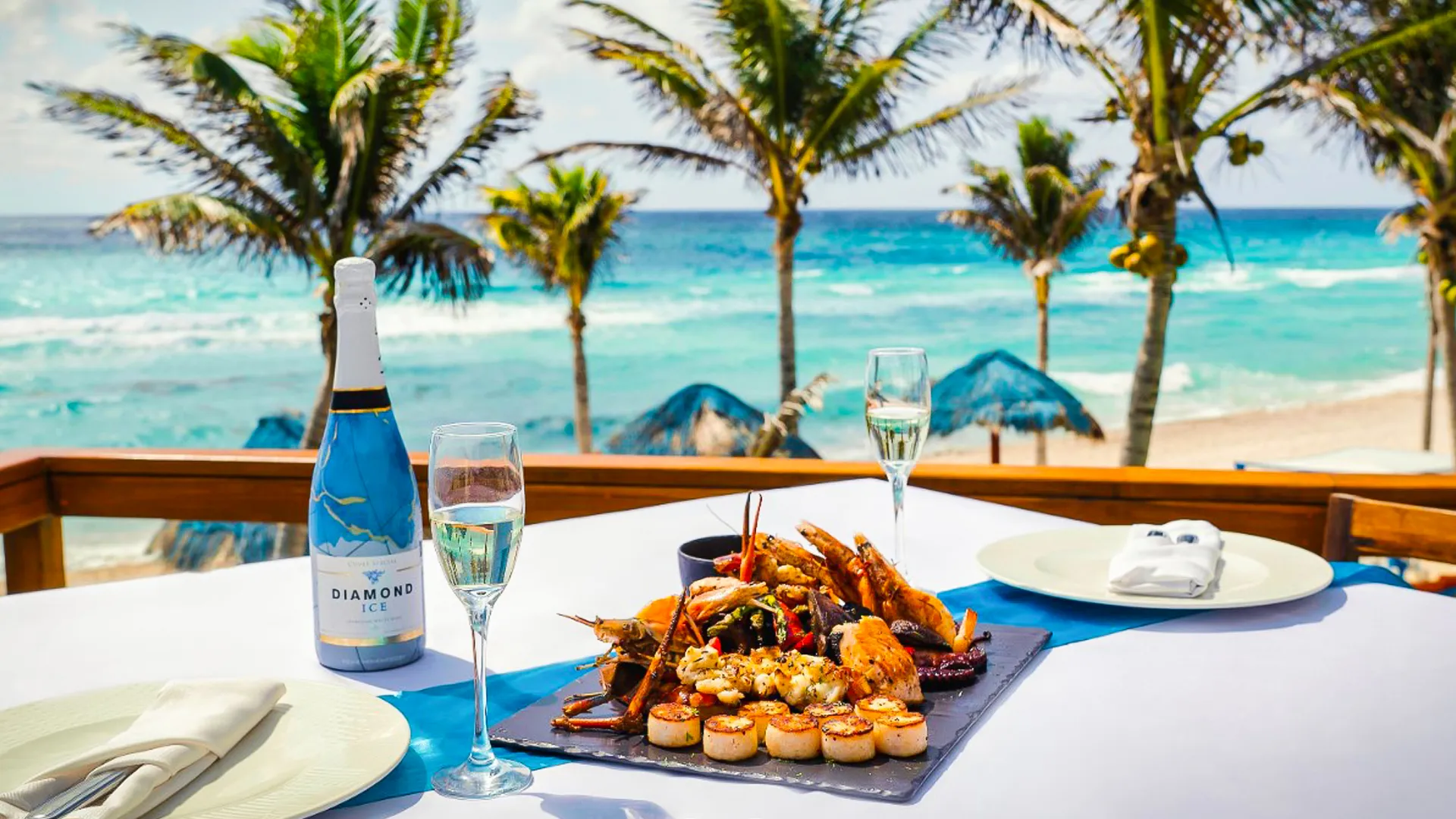  Dining, Drinks & Bars at The Pyramid Cancun