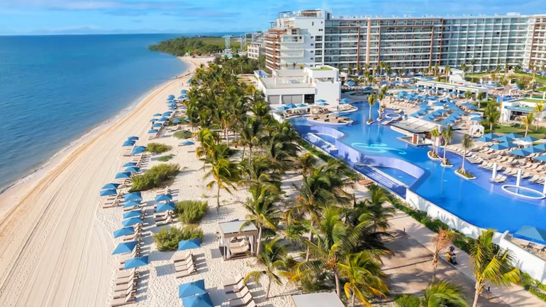 The Ultimate Royalton Cancun Reviews & Comparison Guide (2025)