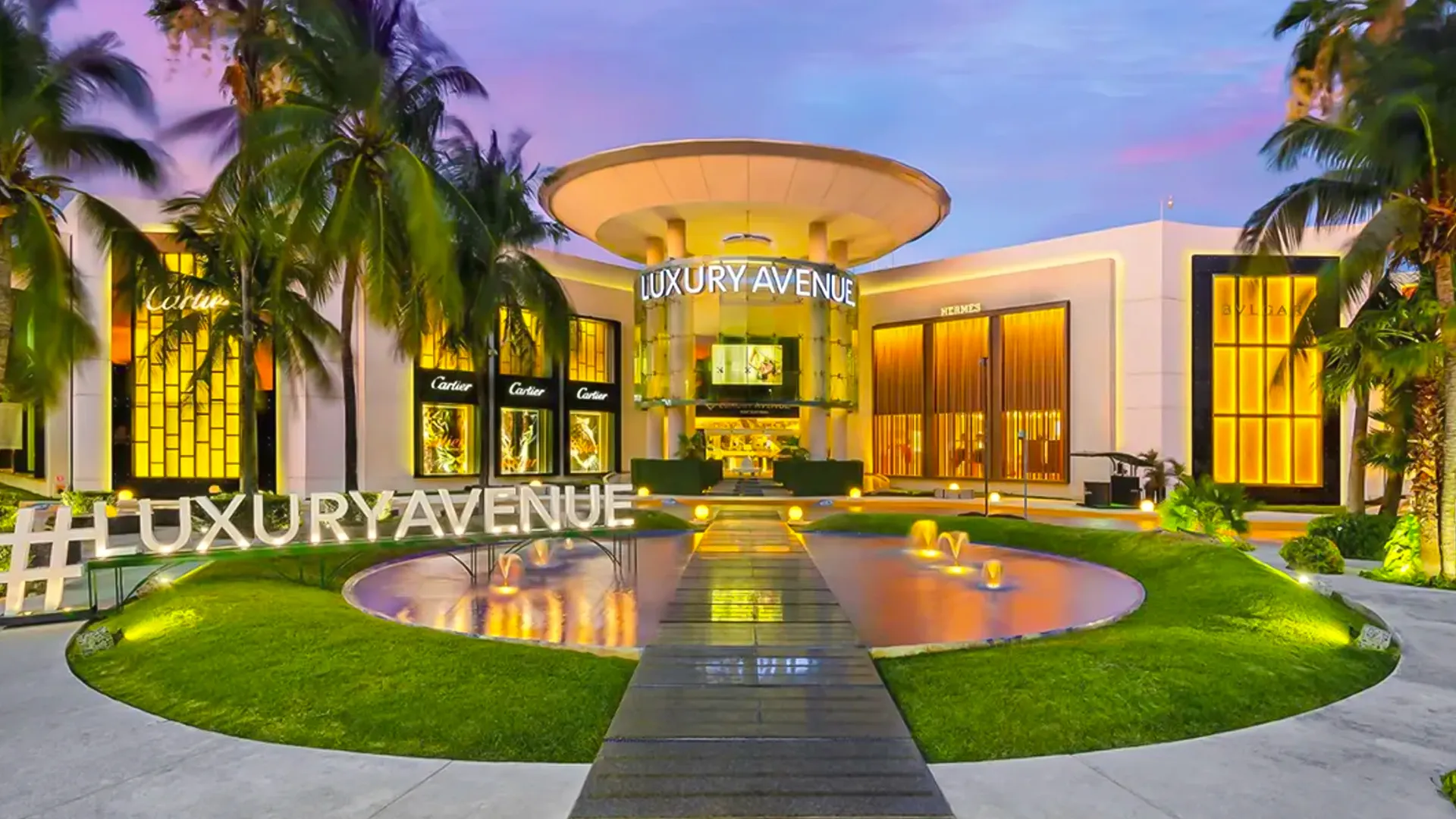 Top Shopping Centers Compared (La Isla, Kukulcán Plaza, Luxury Avenue, Forum by the Sea)