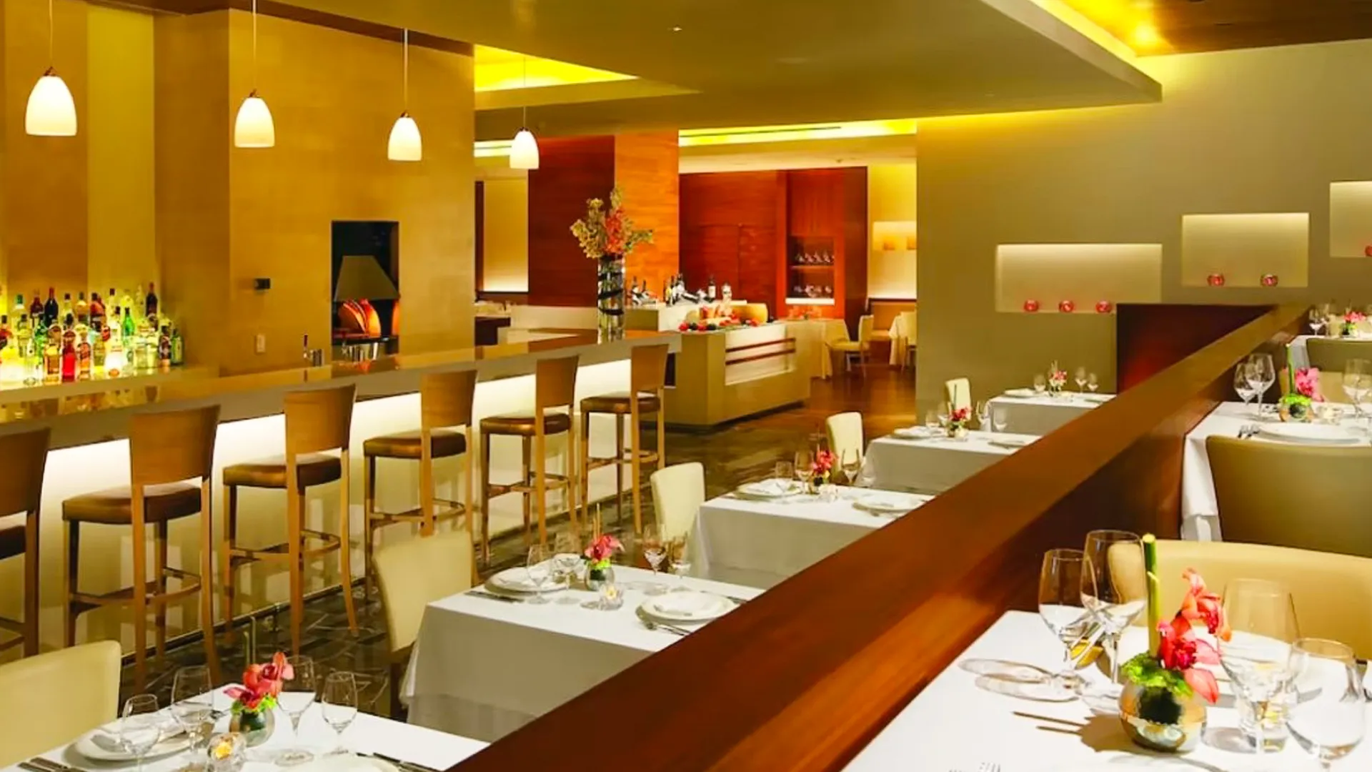 Restaurant Overview: Choices, Cuisines & Dress Codes