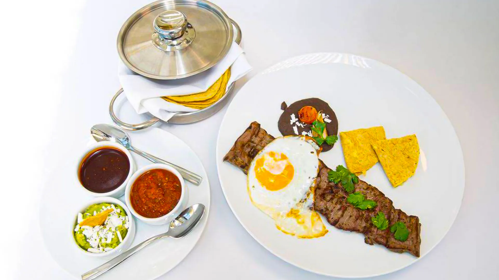 Dining & Drinks Experience 