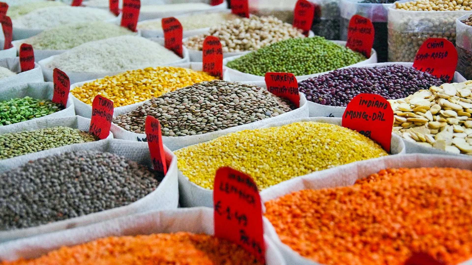  Don Alfredo’s Spices Bulk chilis and true vanilla essence
