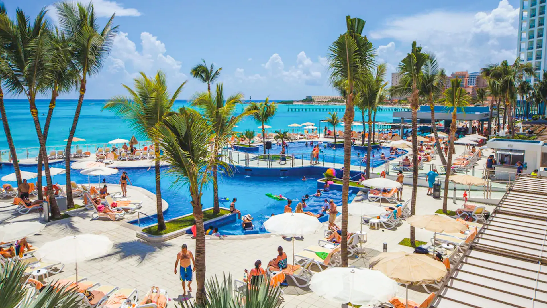 Best Season to Avoid Crowds and Get Deals