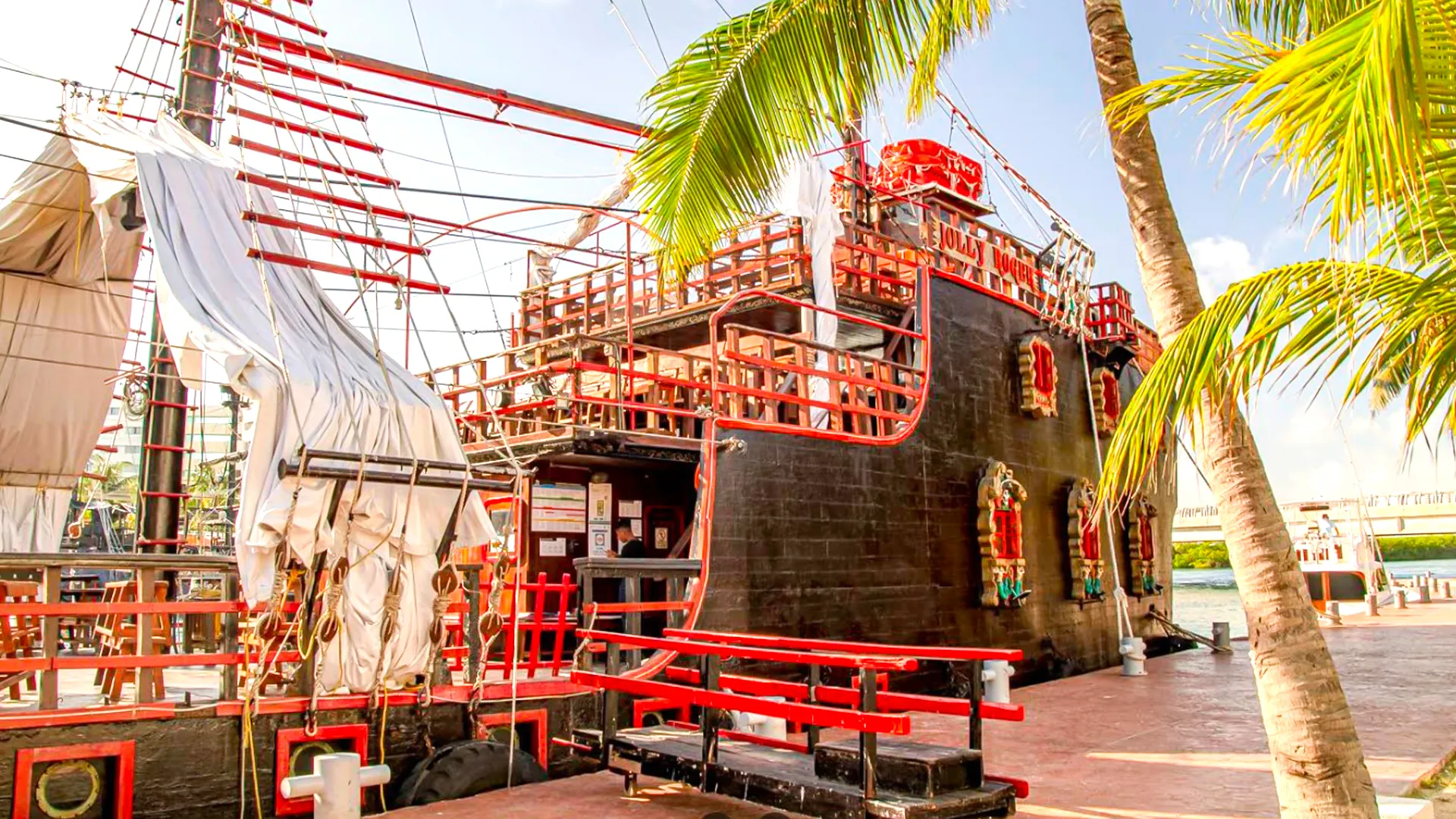  What’s included in a Captain Hook dinner cruise ticket?