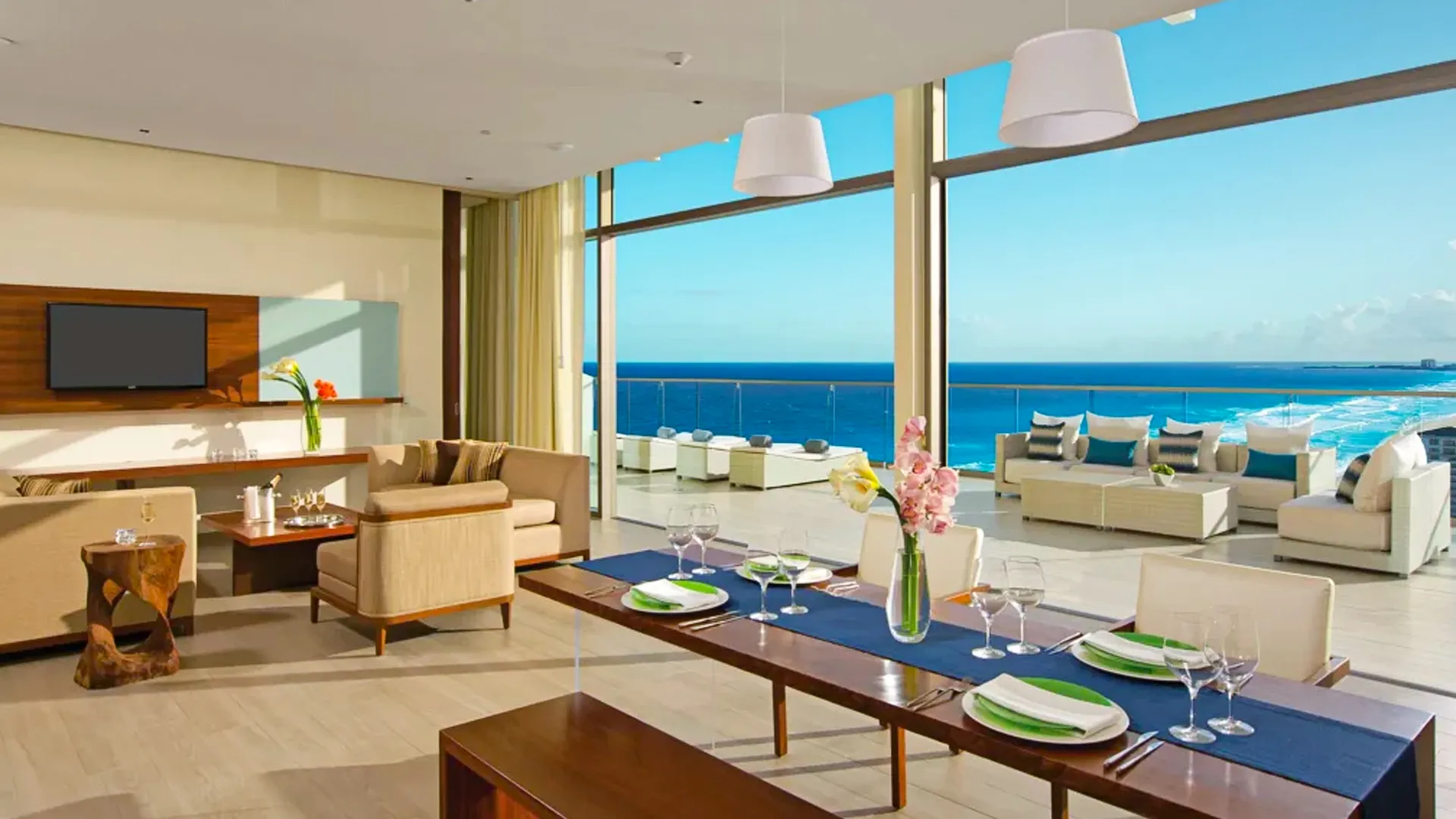 Resort Atmosphere & Vibe