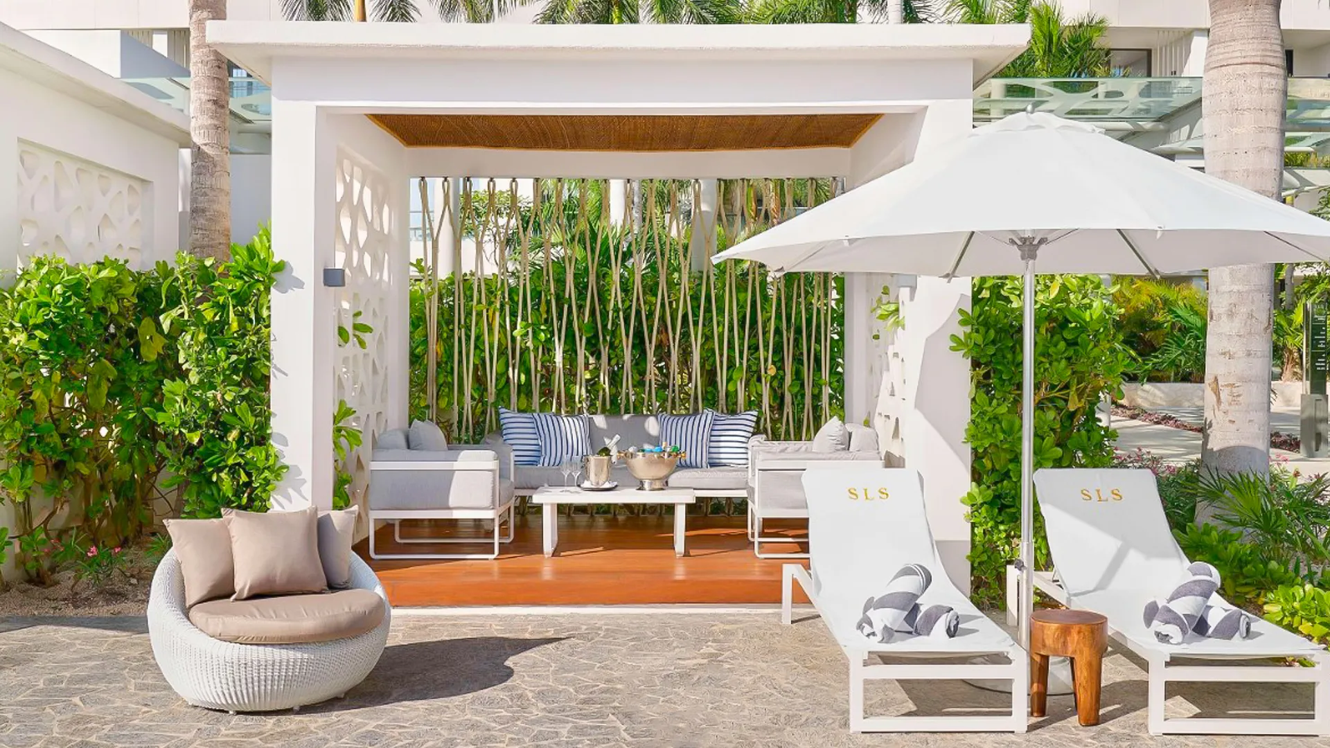  Pools, Beach & Recreation: What You’ll Experience