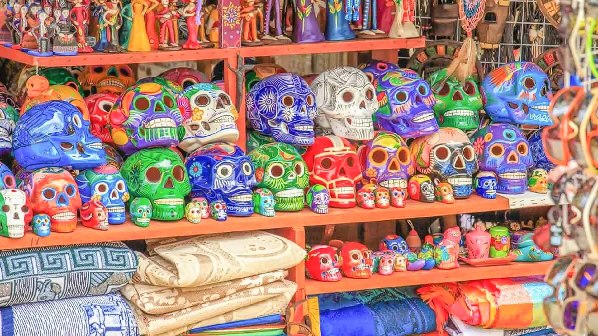 What to Buy at Mercado 28: Top Souvenirs & Local Goods
