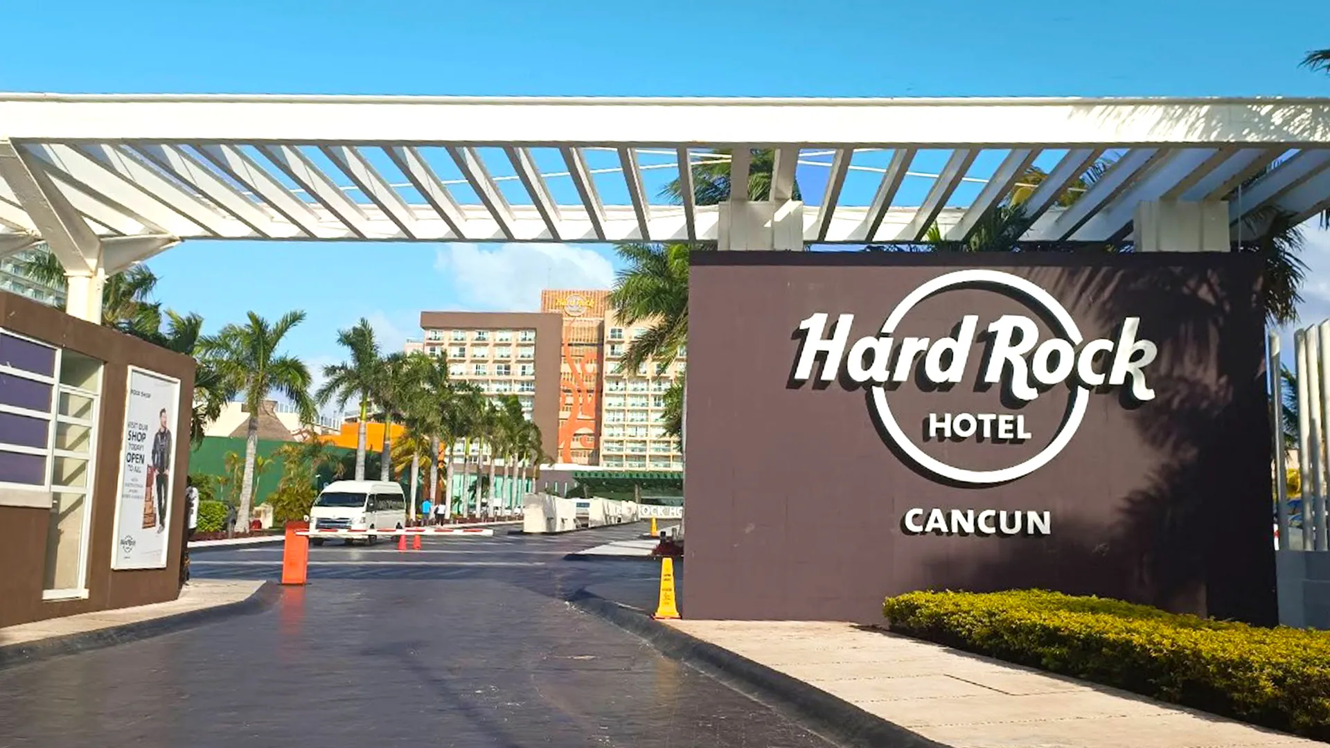 Best Day Trips (Isla Mujeres, Chichen Itza, Downtown Cancun)