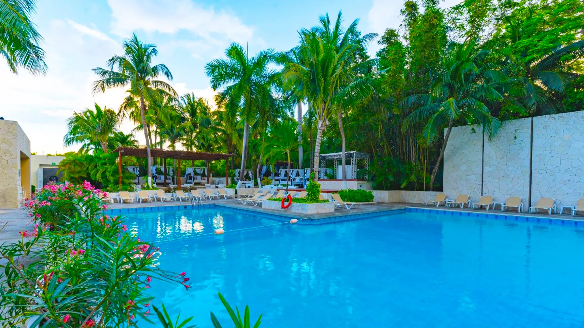 Your Urban Oasis in Downtown Cancún