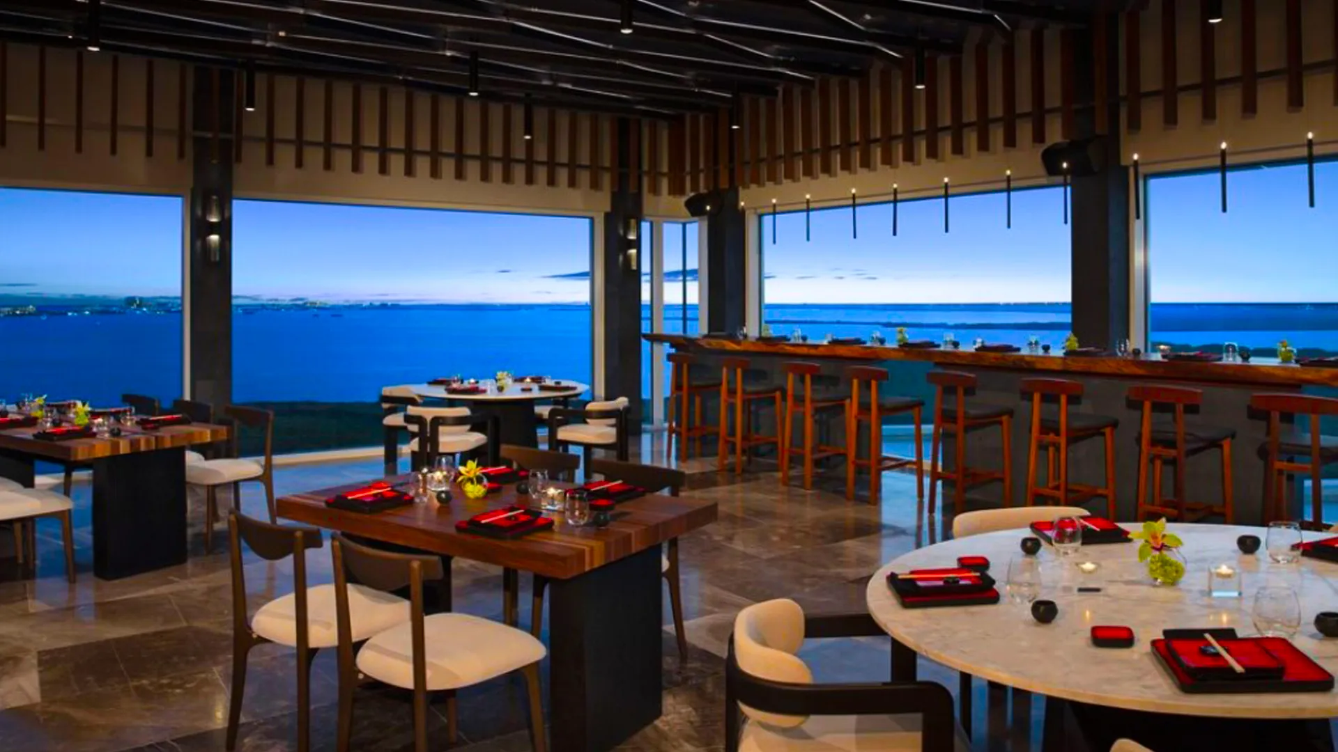 Dining, Drinks & Nightlife