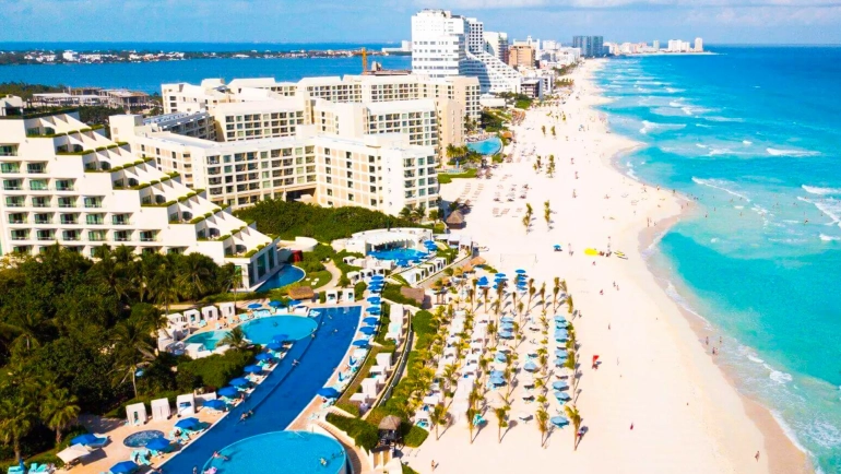 The Ultimate Sunset Cancun Guide: Best Times, Views, and Resorts