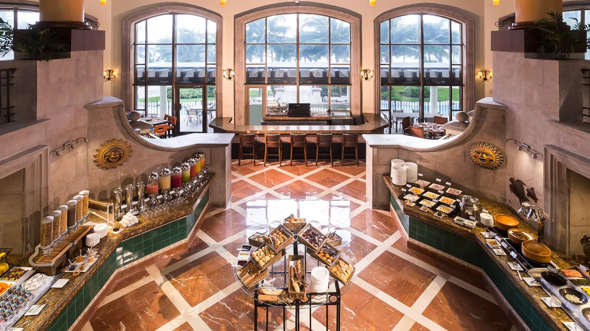 Dining & Meal Options 