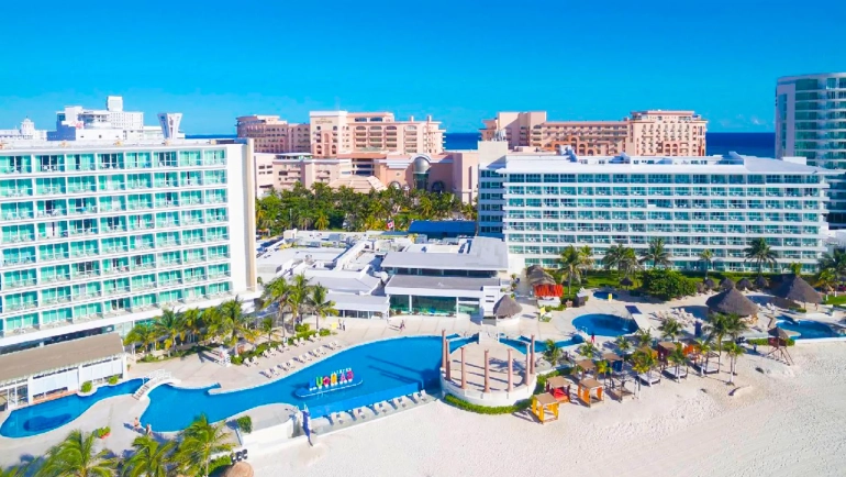 Krystal Cancun Review & Comparison: Is This the Best All-Inclusive Resort for You?