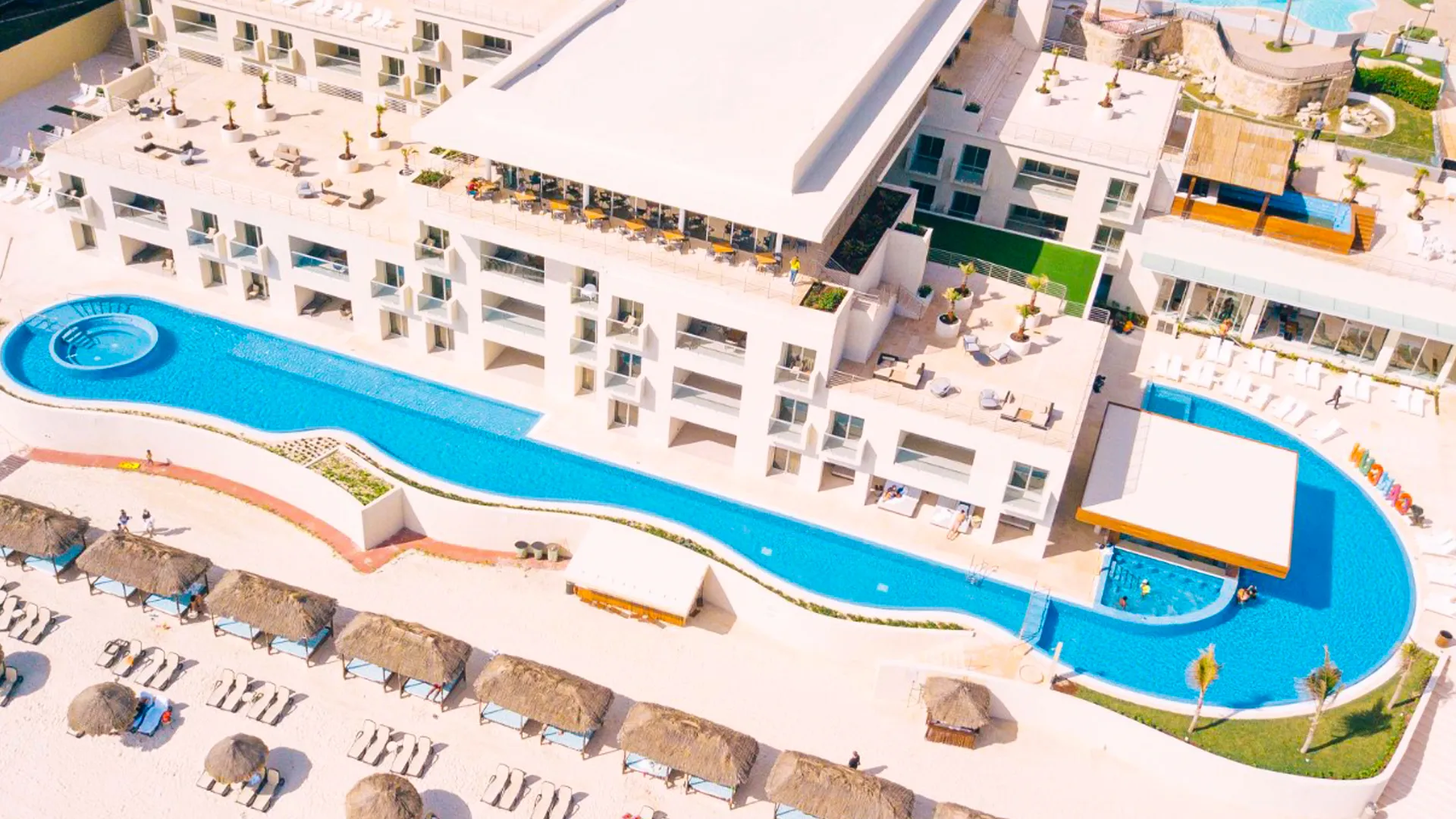  Best Times to Book for Deals and Fewer Crowds