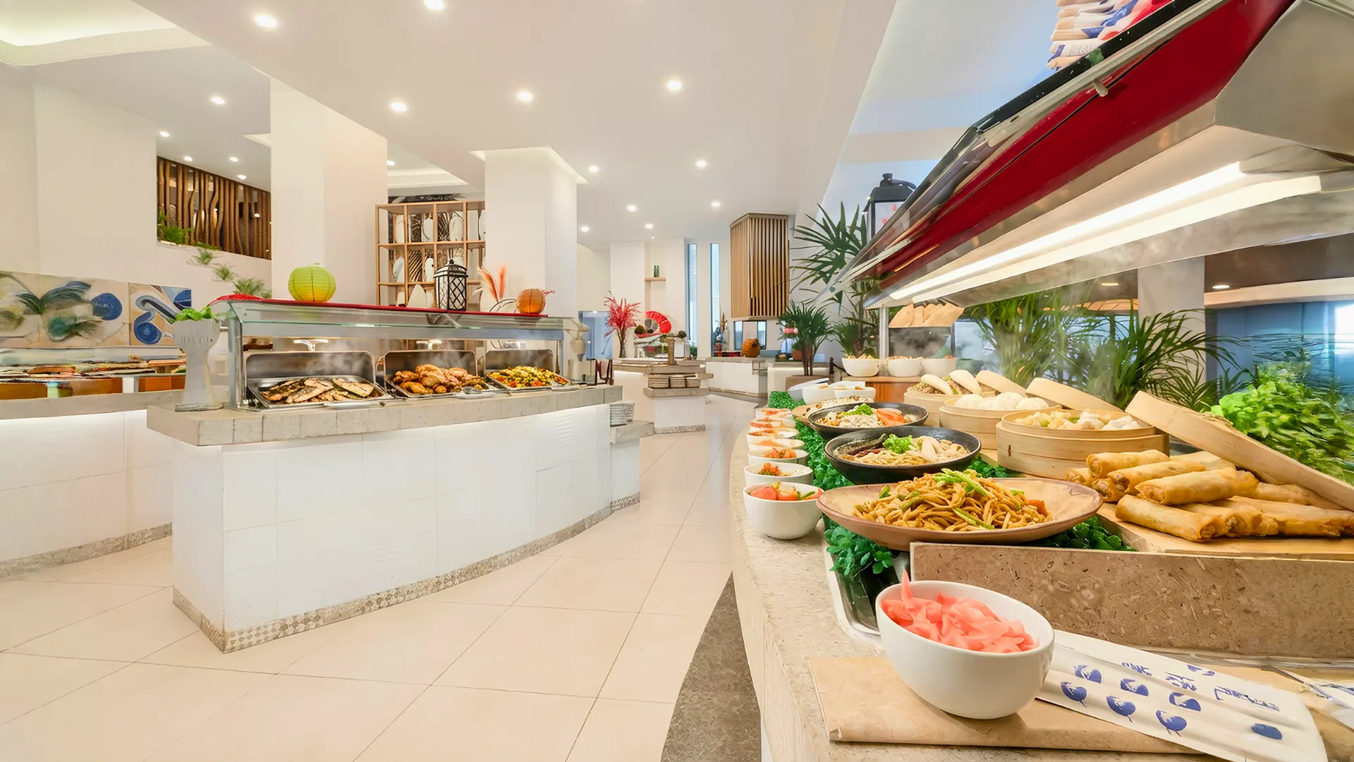 Buffet restaurant at Royal Solaris Cancun with international dishes, salads, noodles, and a bright open dining area.