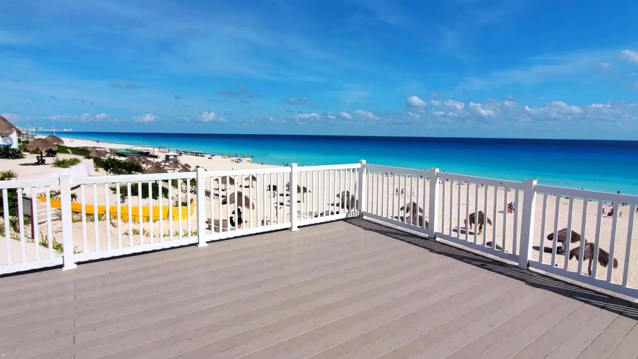 Playa Delfines Cancun