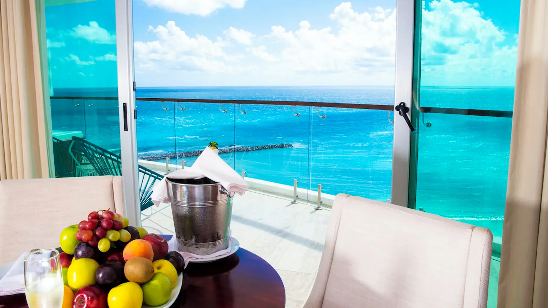 Krystal Grand Cancun