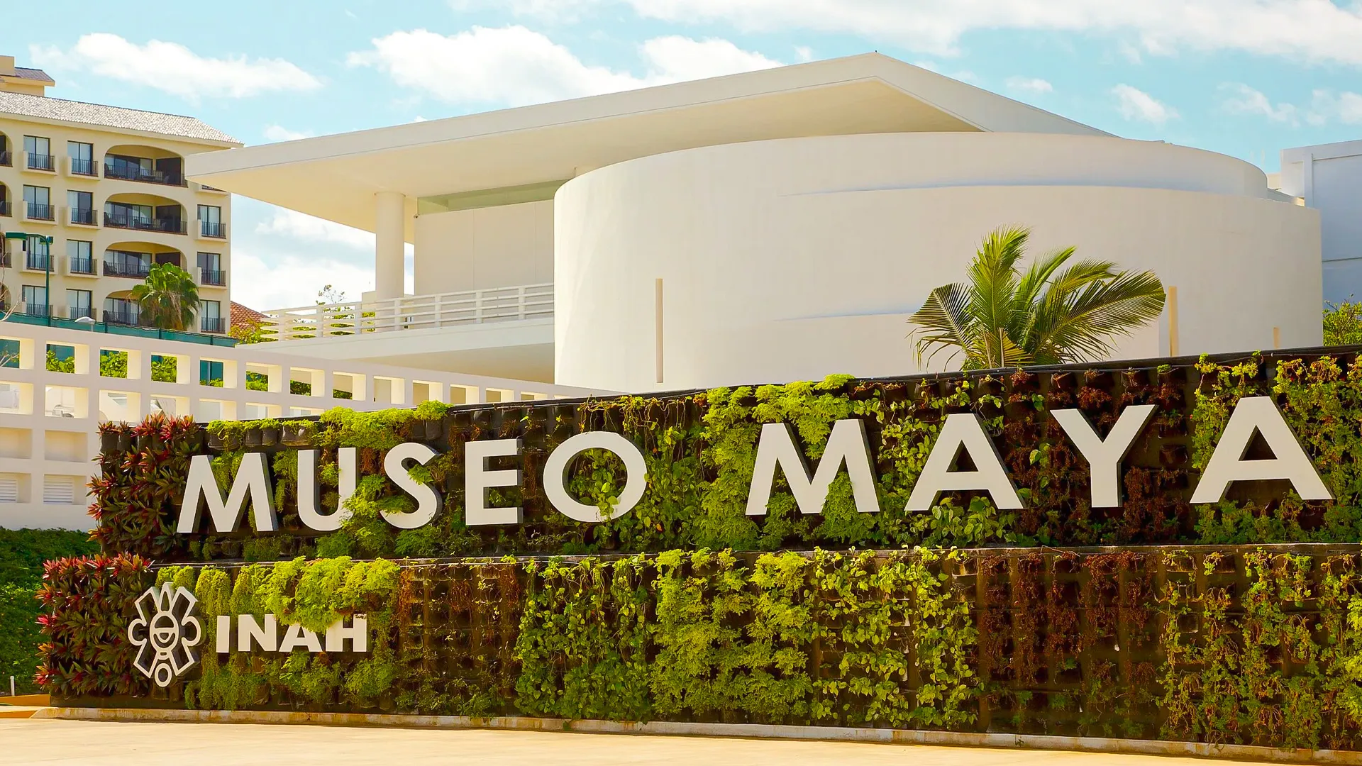 Museo Maya de Cancún & San Miguelito Ruins