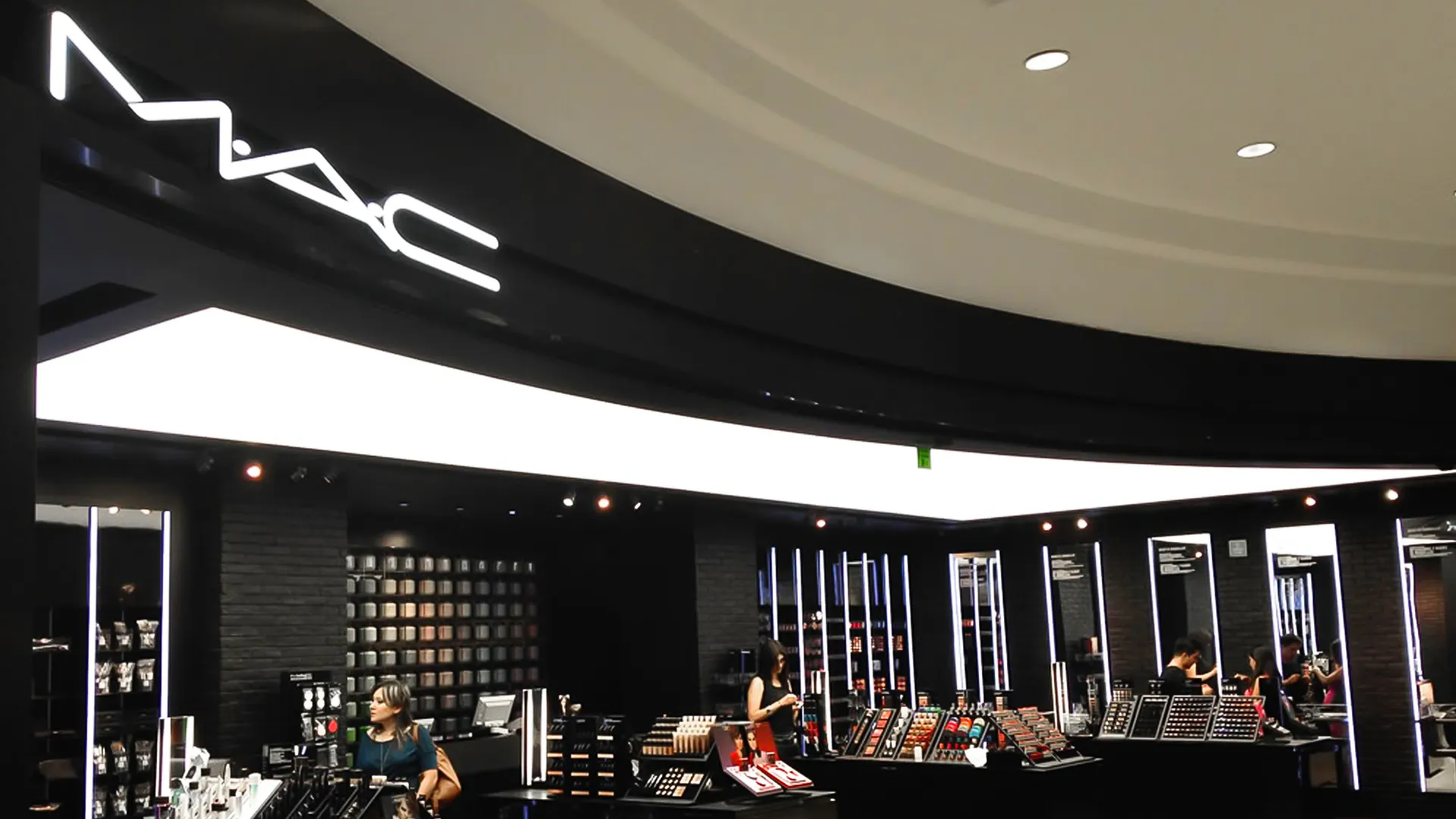 Luxury Avenue