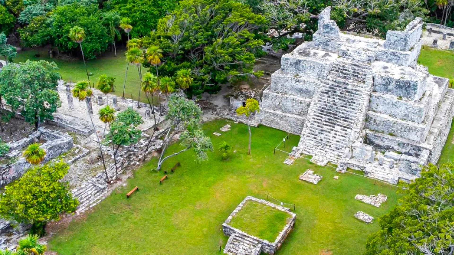 Museo Maya de Cancún & San Miguelito Ruins